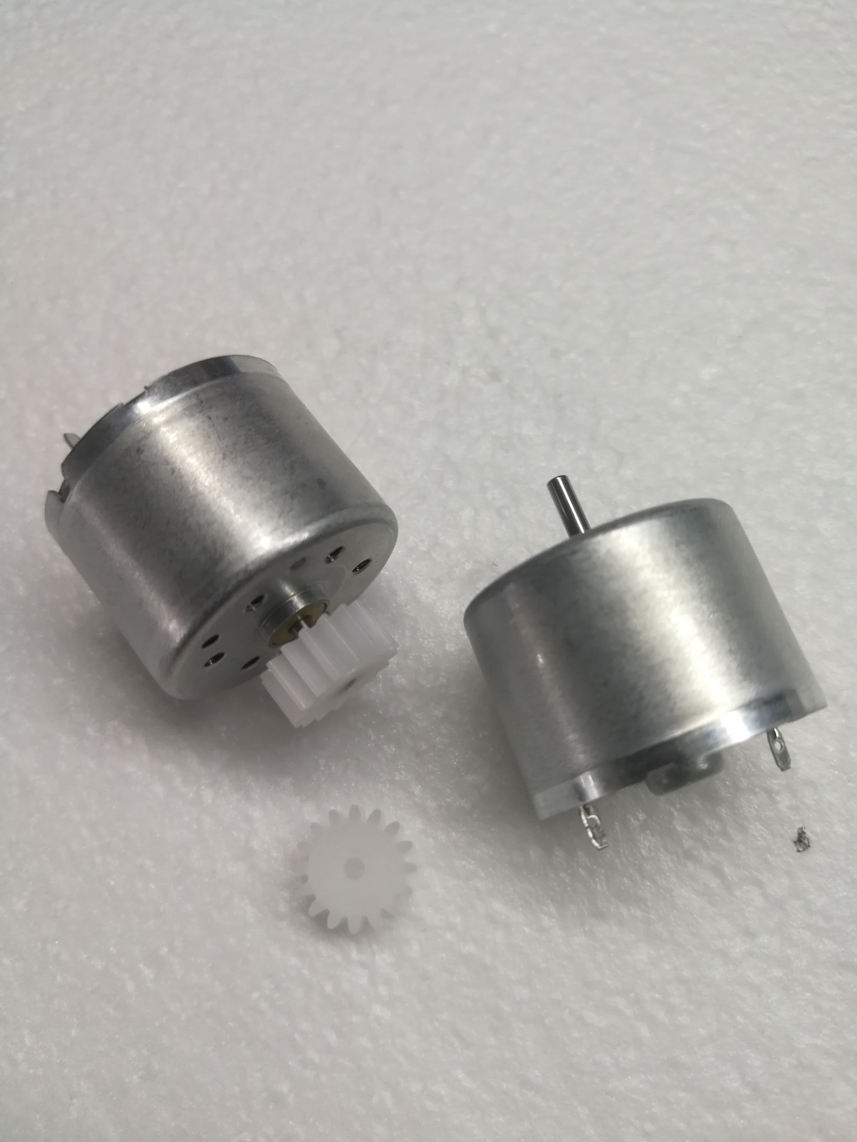電刷彈簧在直流電機(jī)中的作用有哪些？深圳直流電機(jī)電機(jī)廠家為您揭秘